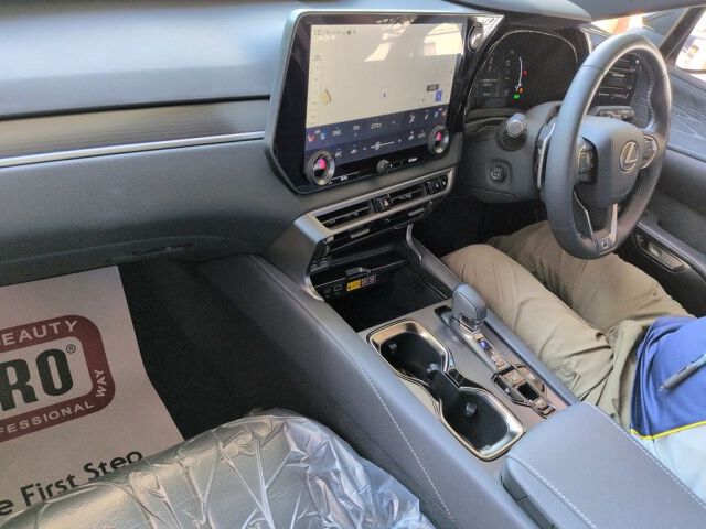 2023 Lexus RX RX500H F Super Four 4WD auction photo 3