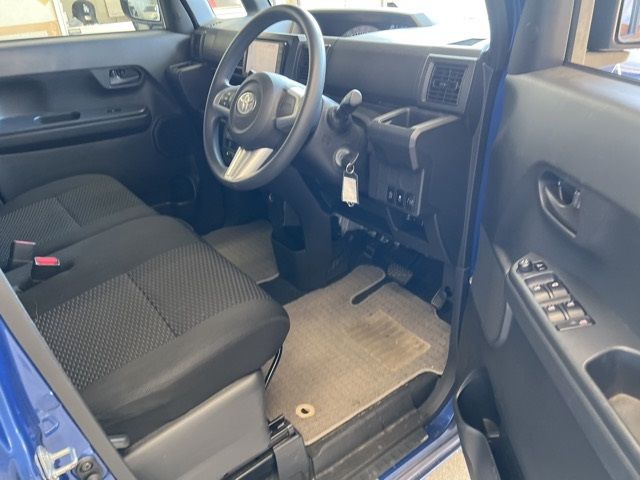 2016 Toyota ピクシス メガ D auction photo 4