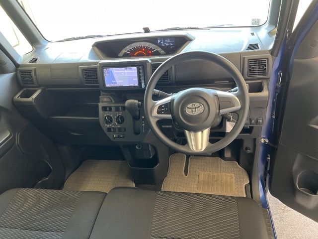2016 Toyota ピクシス メガ D auction photo 5