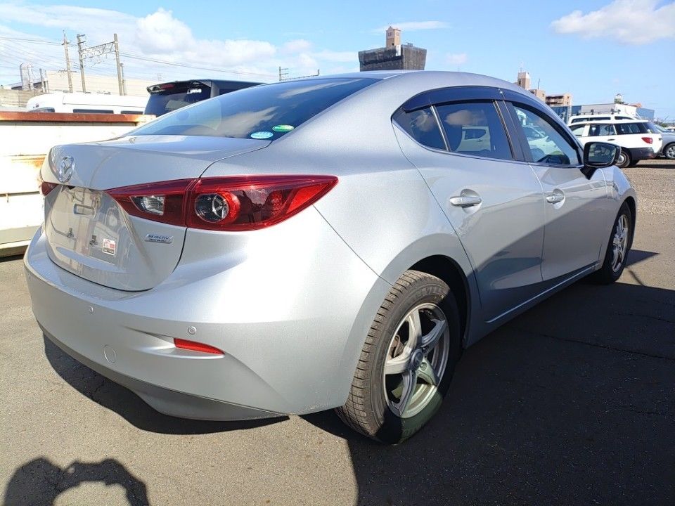 2018 Mazda Axela auction photo 2