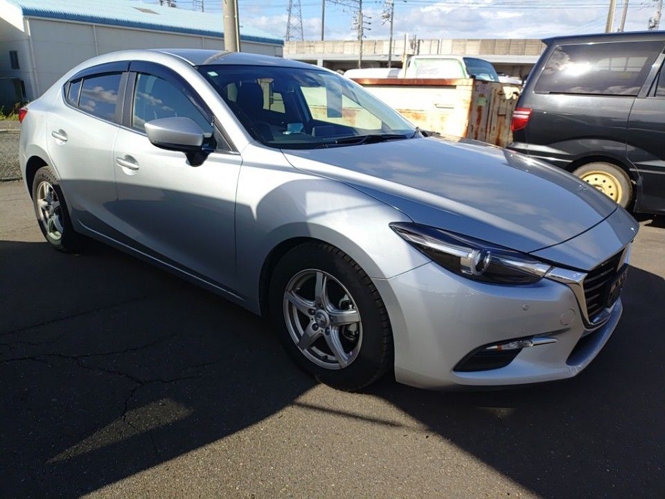 2018 Mazda Axela auction photo 4