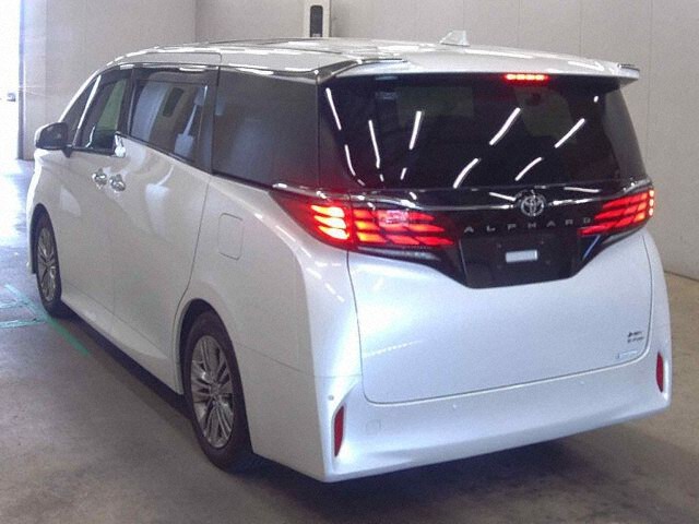 2024 Toyota Alphard Z 4WD auction photo 2