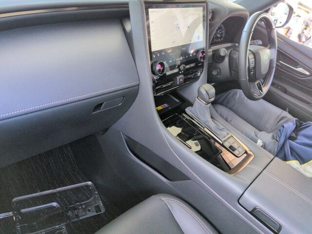 2024 Toyota Alphard Z 4WD auction photo 3