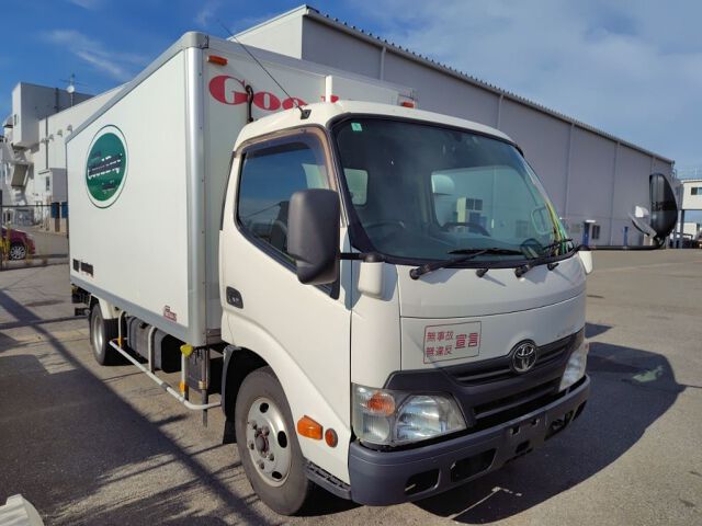 Japan Auction Vehicles 8 2012 Toyota Dyna レイゾウレイトウ auction photo