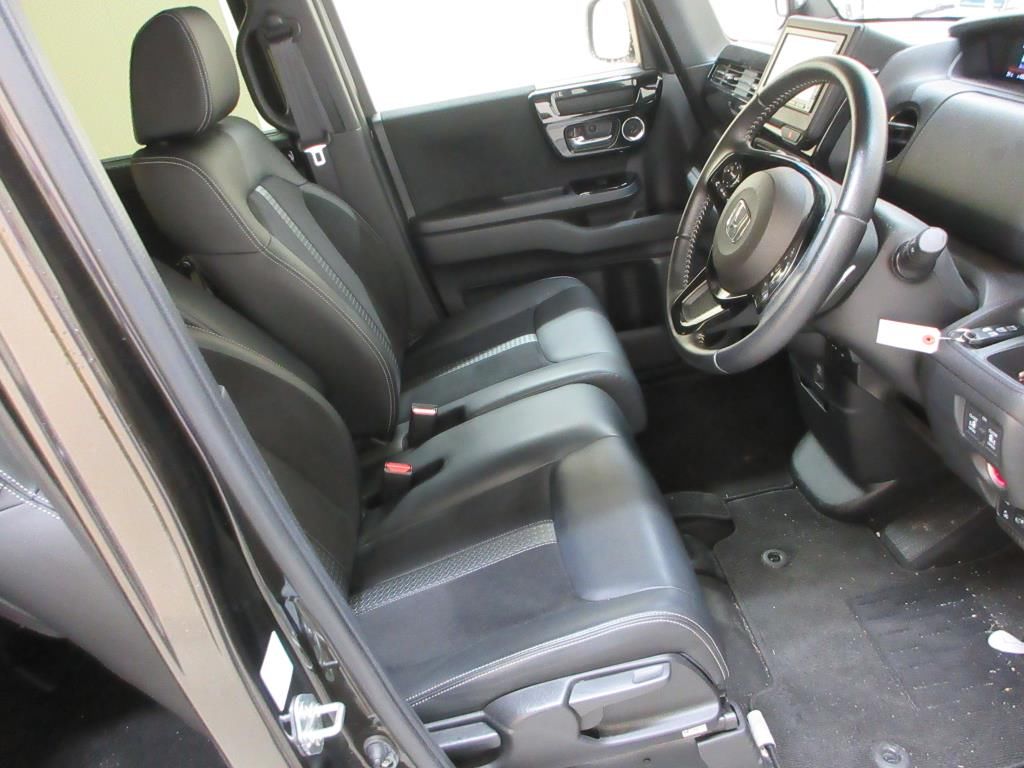 2021 Honda N-BOX カスタムLターボ auction photo 6