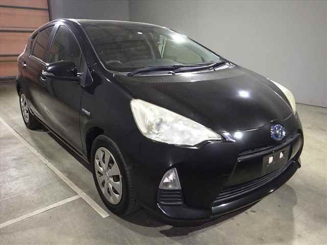 2013 Toyota Aqua S auction photo 3