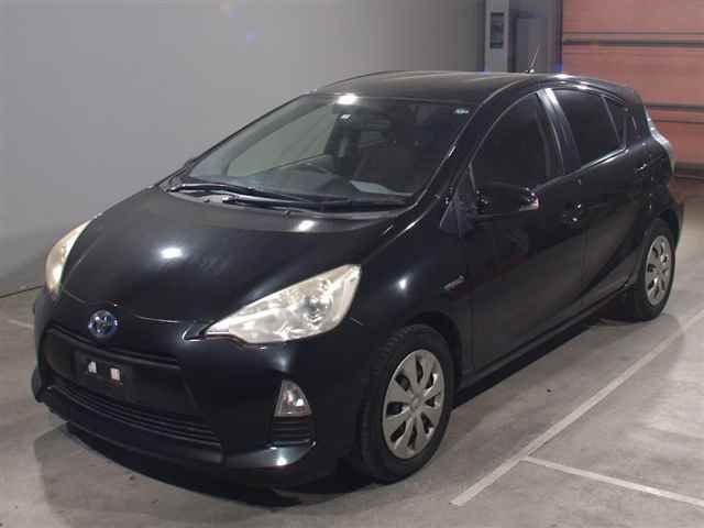 2013 Toyota Aqua S Japan auction vehicle