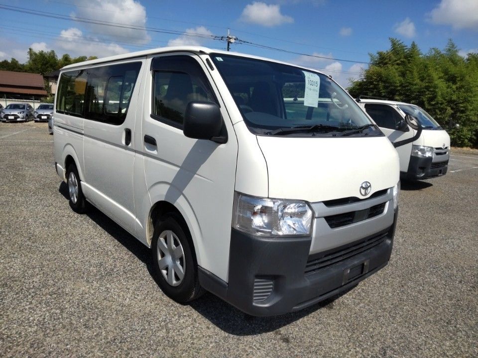 2021 Toyota Hiace auction photo 4