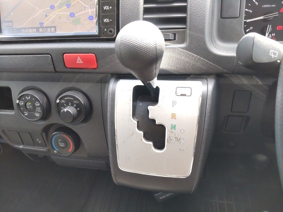2021 Toyota Hiace auction photo 12