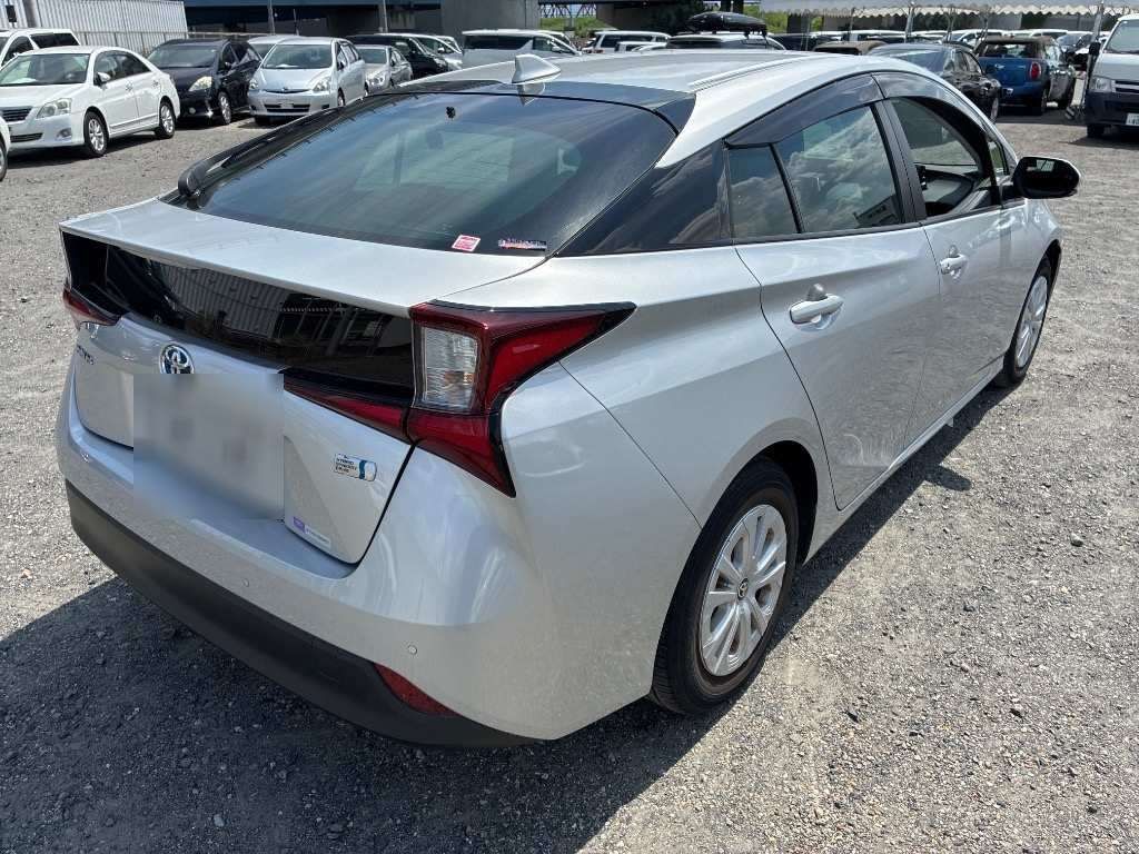 2021 Toyota Prius Sセーフティプラス2 auction photo 2