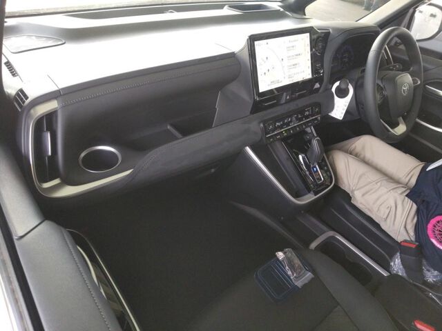 2026 Toyota Voxy ハイブリッドS-Z auction photo 3