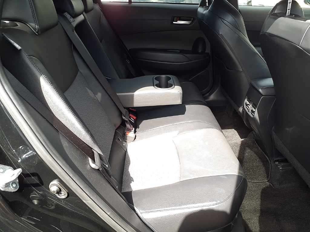 2021 Toyota Corolla Cross Hybrid Z auction photo 12