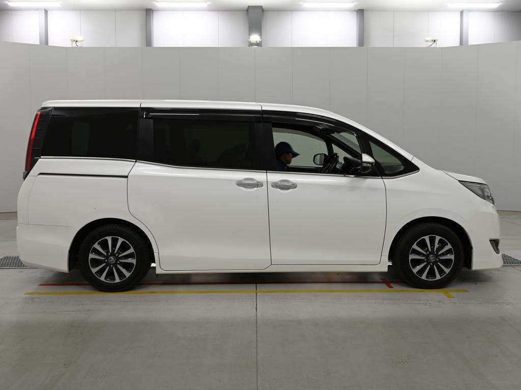 2021 Toyota Esquire HVGiプレミアPブラックテーラド auction photo 3