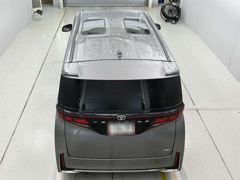 2026 Toyota Vellfire Z Premier auction photo 8