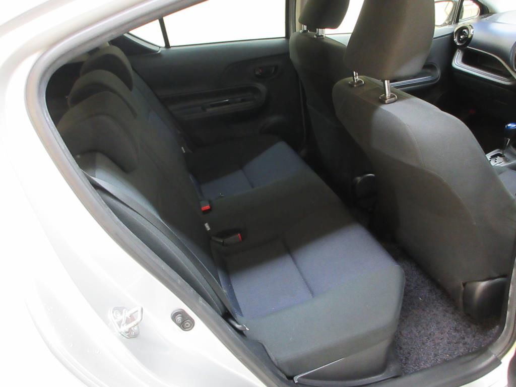 2015 Toyota Aqua S auction photo 7