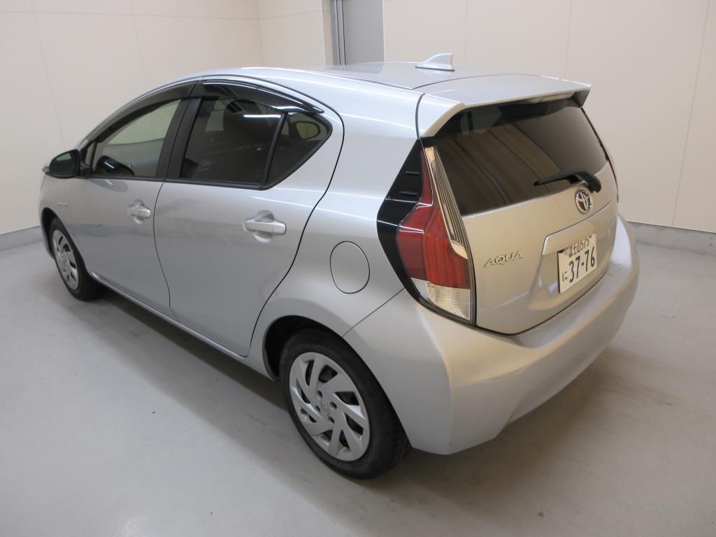 2015 Toyota Aqua S auction photo 5