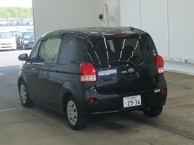 2016 Toyota Porte F auction photo 2