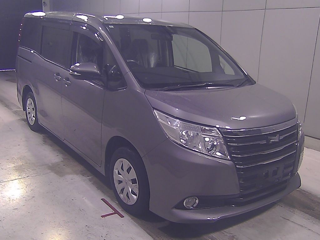 2016 Toyota Noah X Delight Plus (8 people) Japan auction vehicle