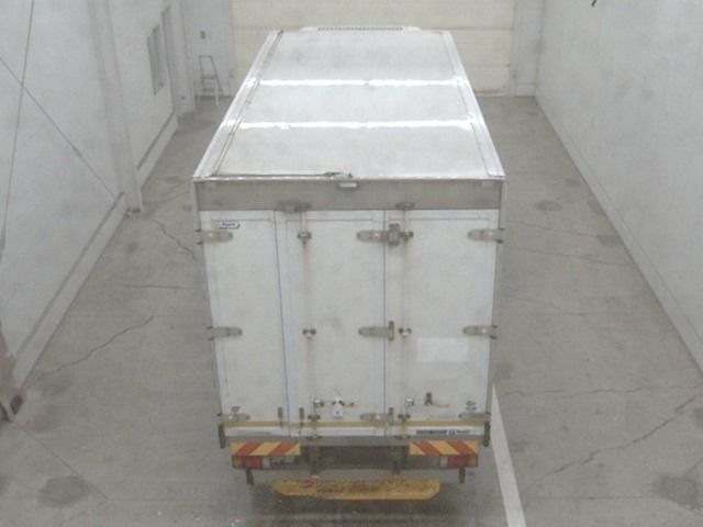 2021 Isuzu Elf Refrigerated and frozen trucks auction photo 3