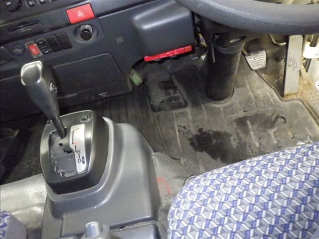 2021 Isuzu Elf Refrigerated and frozen trucks auction photo 8