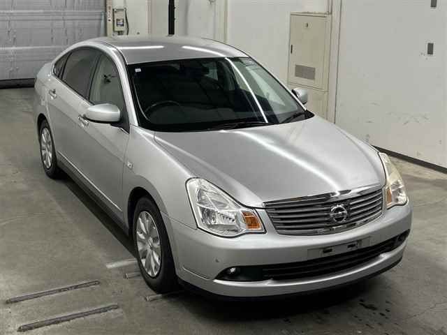 2011 Nissan ブルーバードシルフィ Japan auction vehicle