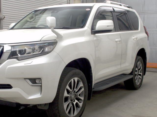 2023 Toyota ランクルプラドW 4WD TX Lパッケージ 7ニン auction photo 4