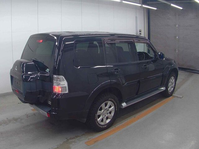 2015 Mitsubishi Pajero Long Exceed 4WD auction photo 5