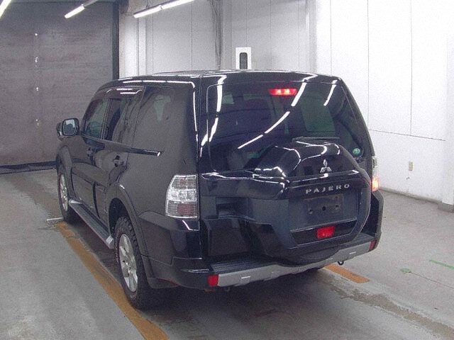 2015 Mitsubishi Pajero Long Exceed 4WD auction photo 2