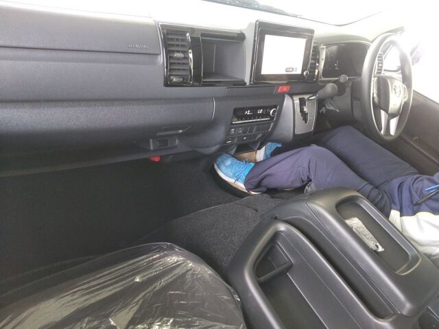 2026 Toyota Hiace GL 4WD auction photo 3