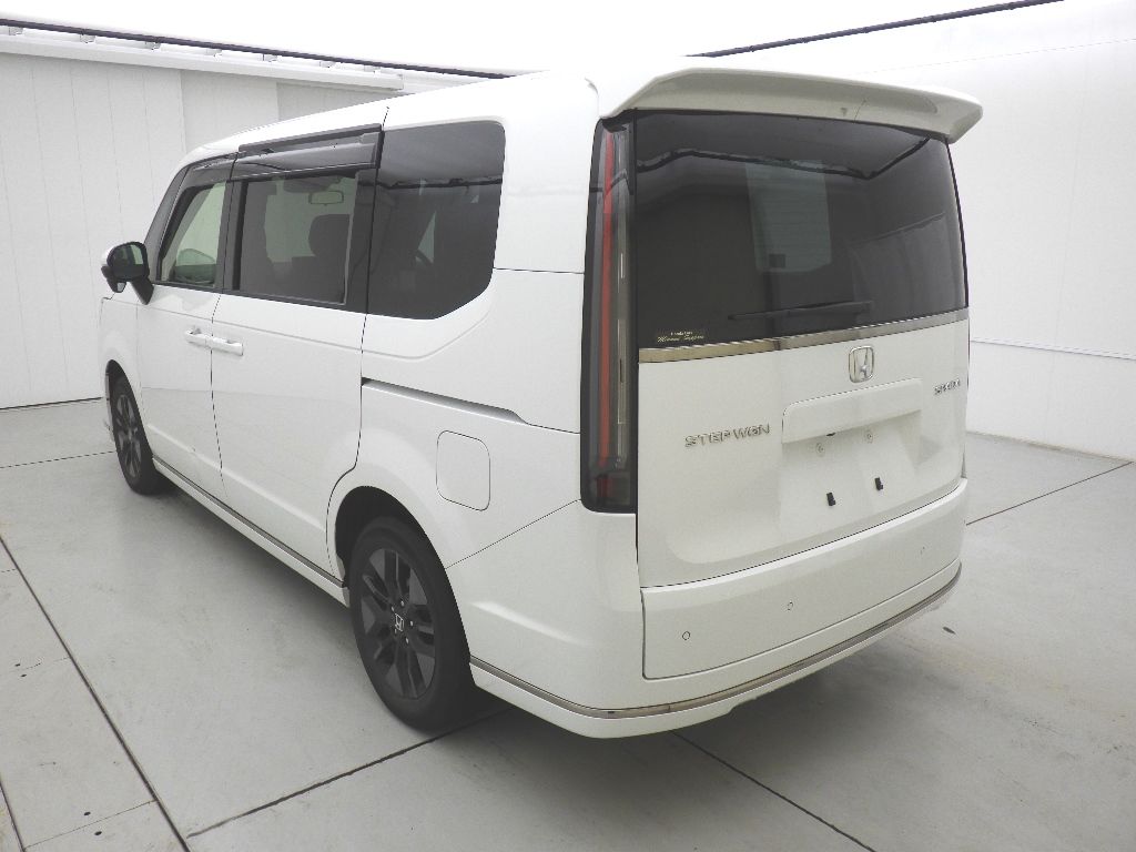 2023 Honda Stepwgn 4WD 8人 auction photo 5