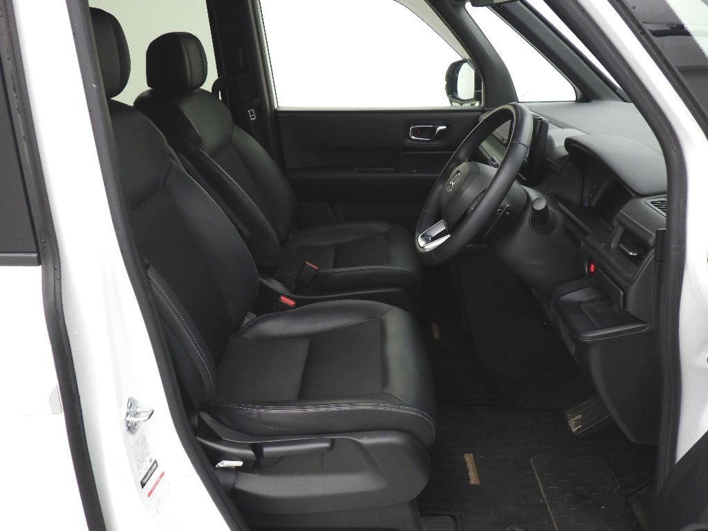 2023 Honda Stepwgn 4WD 8人 auction photo 6