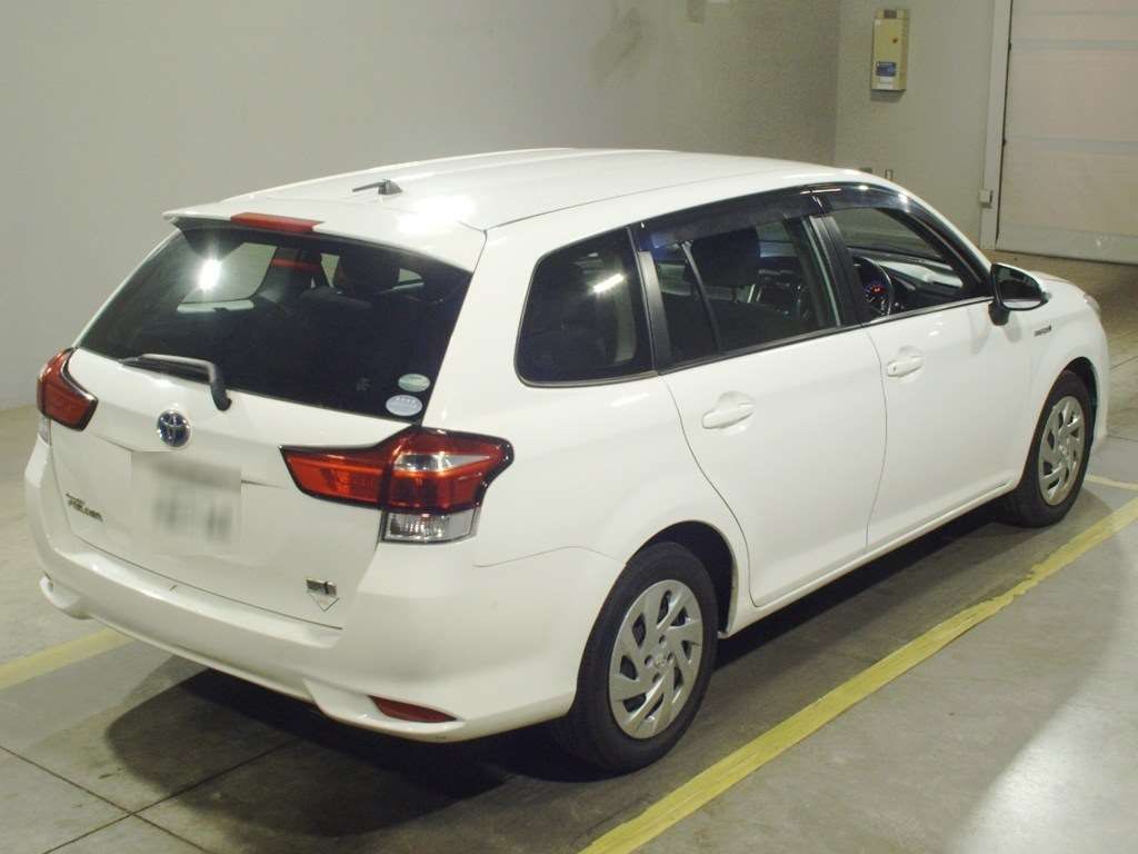 2018 Toyota Corolla Fielder ハイブリッド auction photo 2