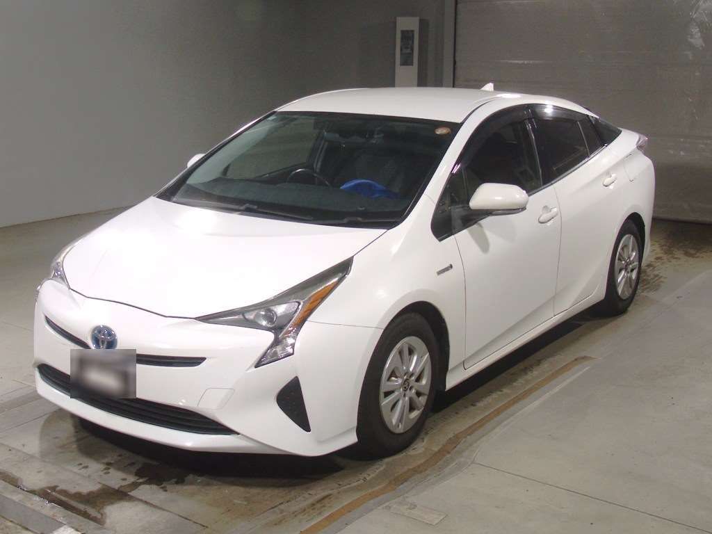 Japan Auction Vehicles 4 2016 Toyota Prius auction photo