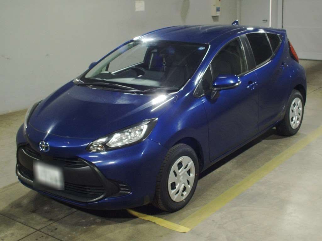2022 Toyota Aqua X 4WD Japan auction vehicle