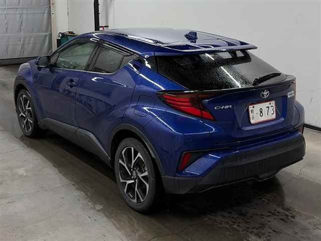 2023 Toyota C-HR G-T auction photo 2