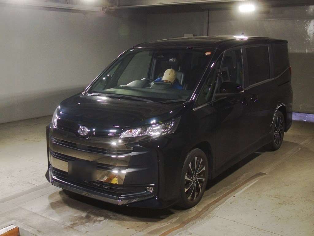 Japan Auction Vehicles 4 2023 Toyota Noah S-Z auction photo