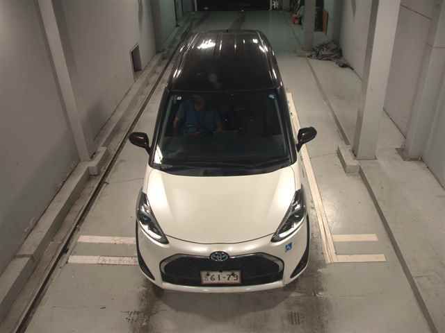 2020 Toyota Sienta ハイブリッドジョシュセキ カイ auction photo 6