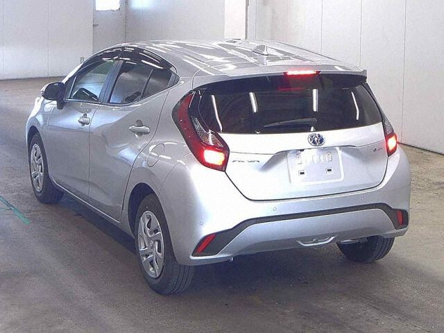 2025 Toyota Aqua X auction photo 2
