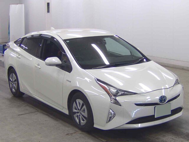 2016 Toyota Prius Aプレミアム Japan auction vehicle