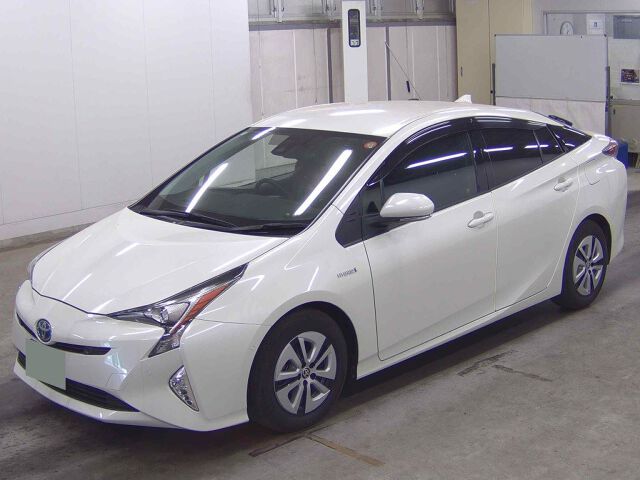 2016 Toyota Prius Aプレミアム auction photo 4