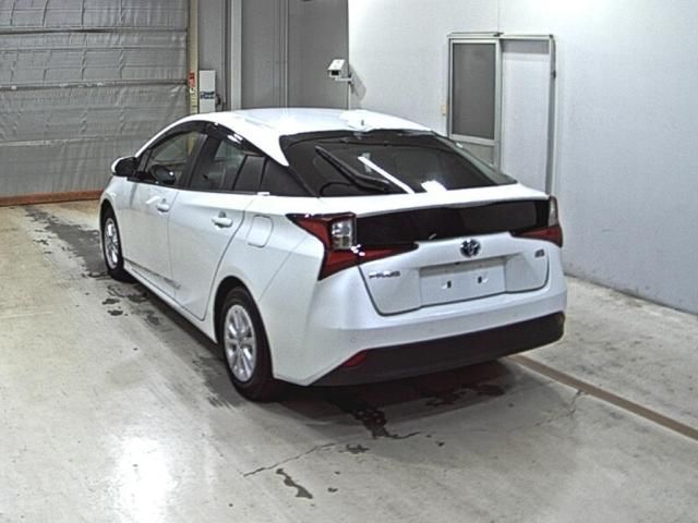 2021 Toyota Prius SセーフティプラスII auction photo 2