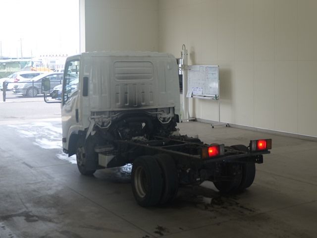 2008 Isuzu Elf chassis auction photo 2