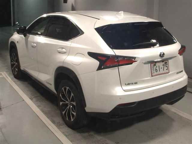 2015 Lexus NX300h F Sport auction photo 2