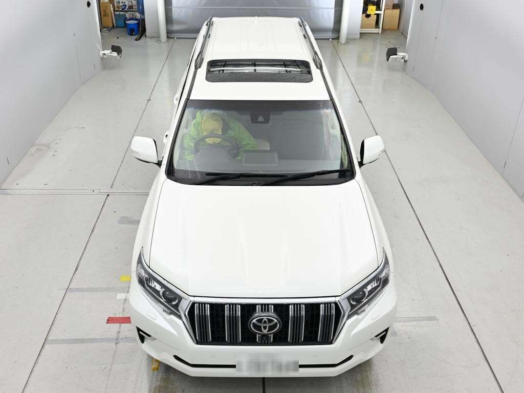 2023 Toyota Land Cruiser Prado TX 4WD auction photo 7