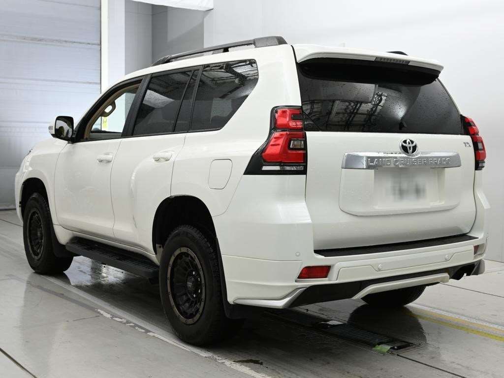 2023 Toyota Land Cruiser Prado TX 4WD auction photo 6
