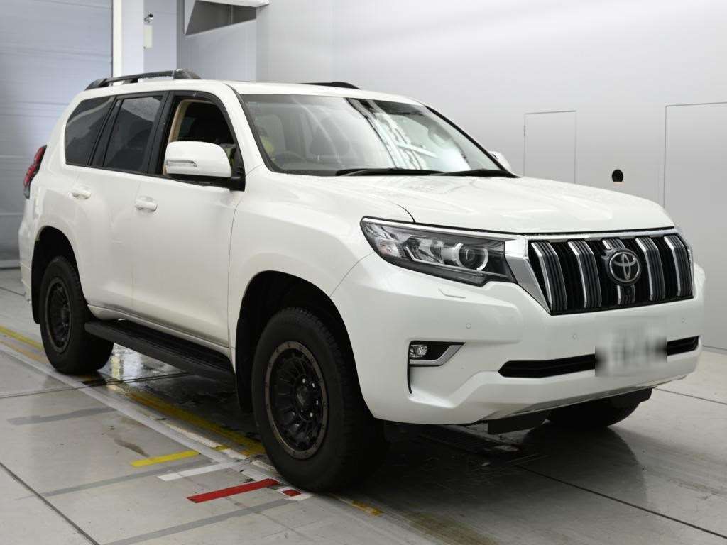 2023 Toyota Land Cruiser Prado TX 4WD auction photo 5