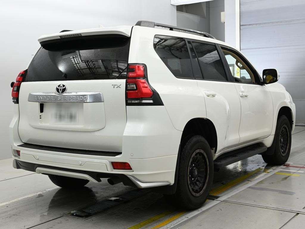 2023 Toyota Land Cruiser Prado TX 4WD auction photo 2