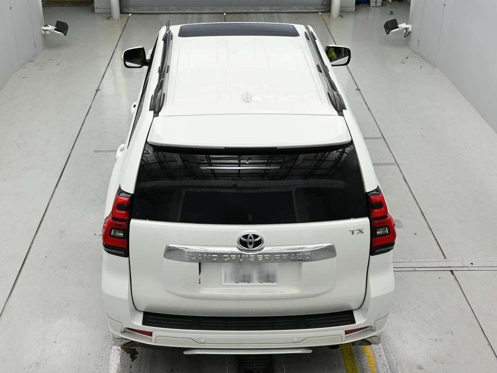 2023 Toyota Land Cruiser Prado TX 4WD auction photo 8