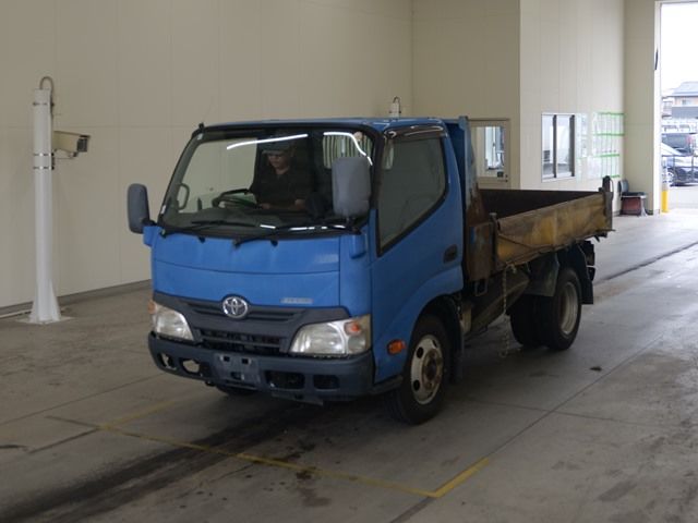 2011 Toyota Dyna ダンプ コウショウ Japan auction vehicle
