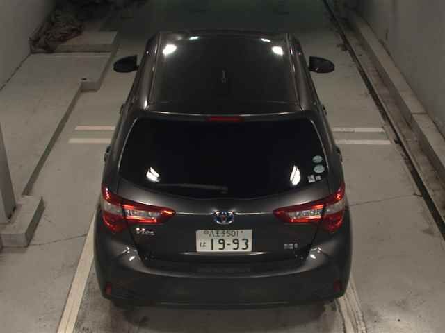 2017 Toyota Vitz Hybrid F auction photo 7